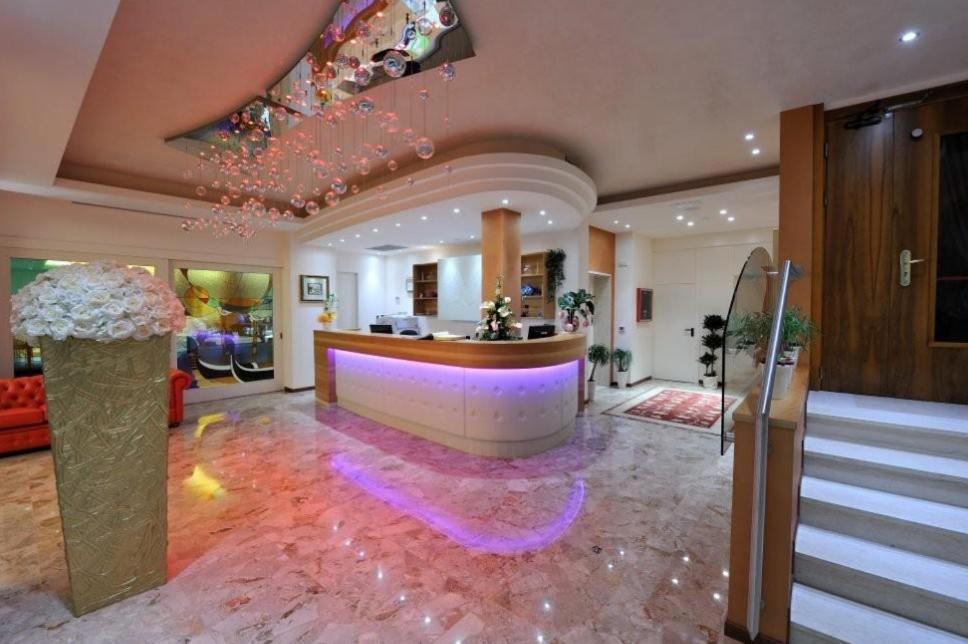 Hotel Ca' D'Oro Bibione Buitenkant foto