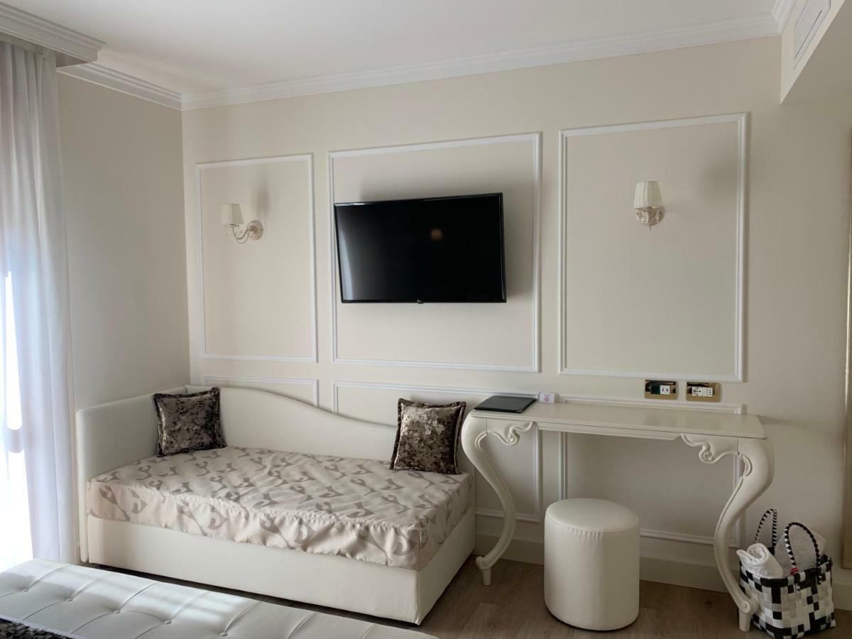 Hotel Ca' D'Oro Bibione Buitenkant foto